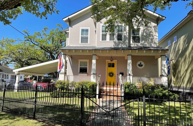 Spacious 2 bedrooms in shared New Orleans home - great location w/many pluses