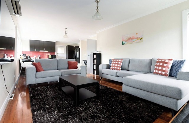 Spacious 3-Bed, Mins from City Centre