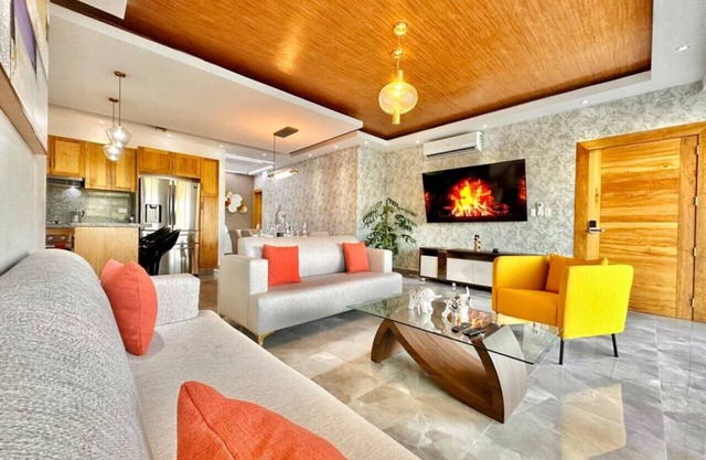 Spacious 3Bdrm Apt, Beautifully Decorated, Full AC, King Bed, Big Terrace