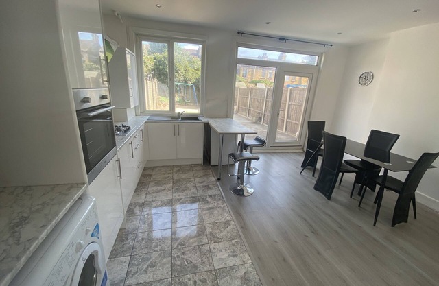 Spacious 3BR Home – Family & Contractor Friendly