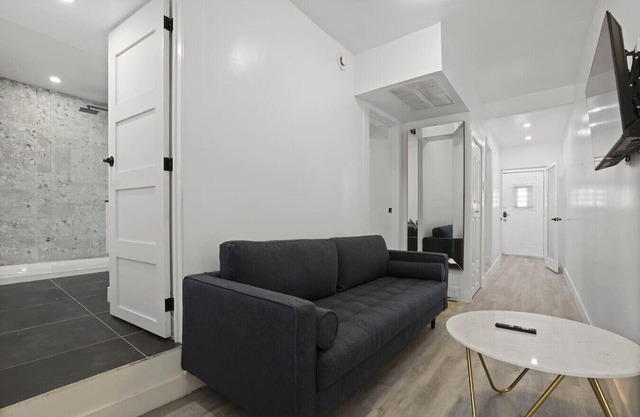 Spacious 3BR in the heart of Downtown Montreal