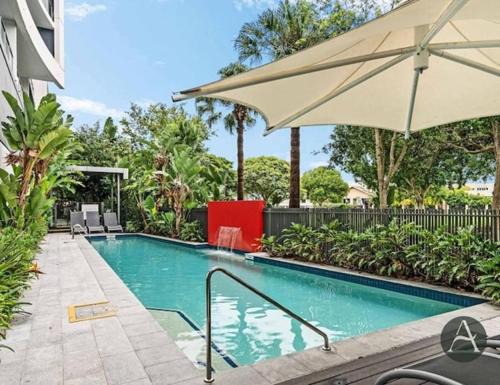 Spacious 4-Bedroom Apartment next to Harbour Town