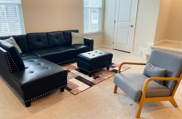 Spacious 4-bedroom townhome in charming Stallings