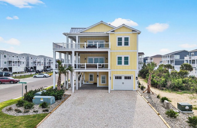 Spacious 5-bedroom Retreat with Heated Pool & Elevator
