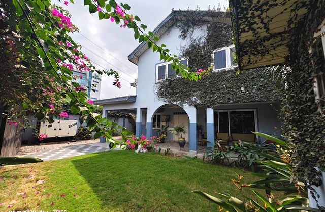 Spacious 5-bedroom house in enchanting Accra.