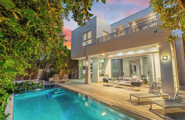 Spacious 5-bedroom Villa C, Pool & Spa