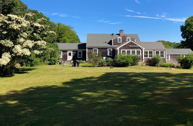 Spacious 5BR/3BA, Private Beach, Pickleball Court, Steps to a Wildlife Sanctuary