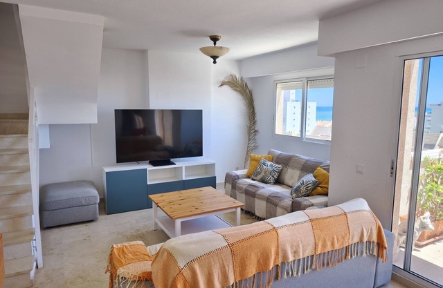 Spacious apartment with sea views in El Perelló