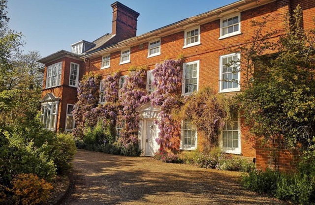 Spacious apartment and grounds in South Norfolk village