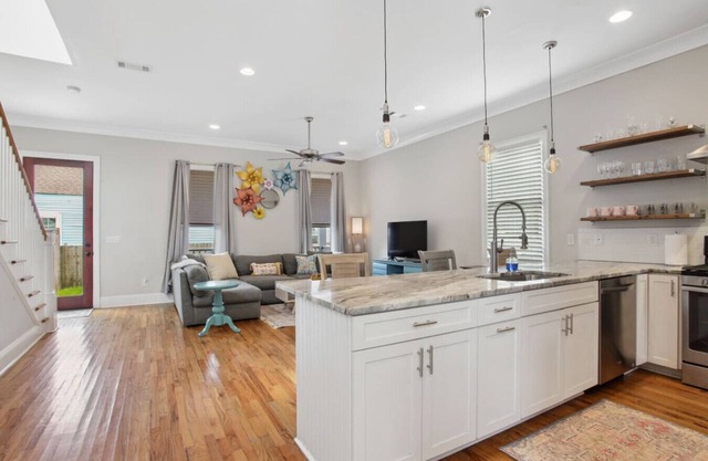 Spacious Bywater Home - Perfect for Groups!