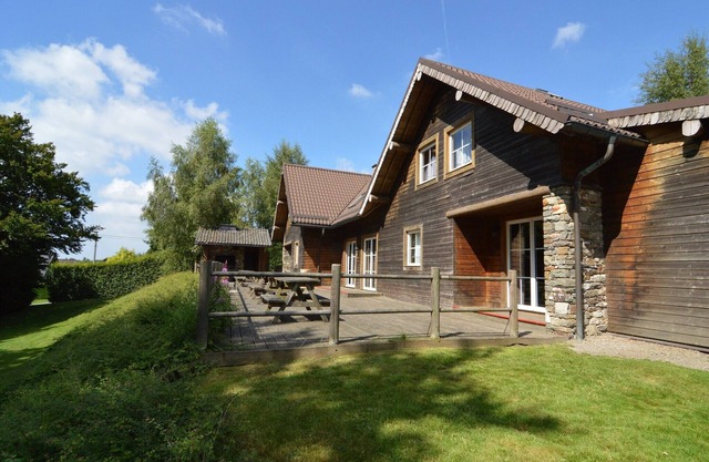 Spacious Chalet in Ovifat