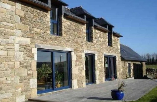 Spacious, comfortable farmhouse facing the sea