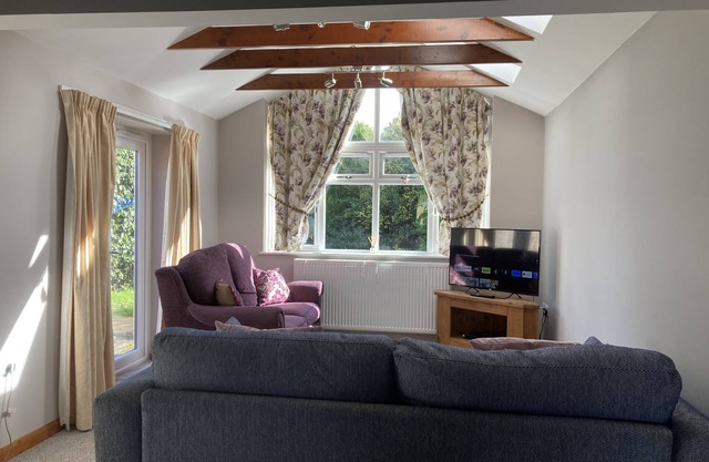 Spacious Detached Bungalow With Ample Parking