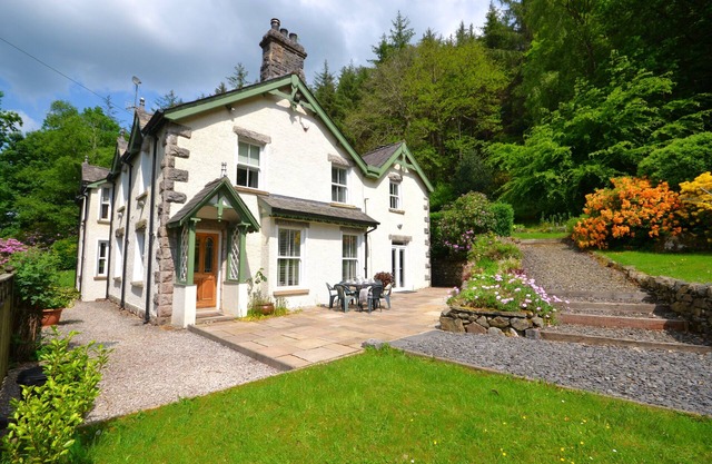 Spacious, detached & private Lakeland hideaway near Cark/Cartmel