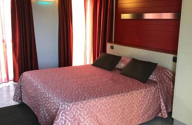 Spacious double room in Alba