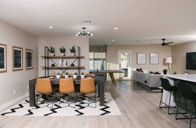 Spacious Elegant Rental in Old Town - Hot Tub+Pool