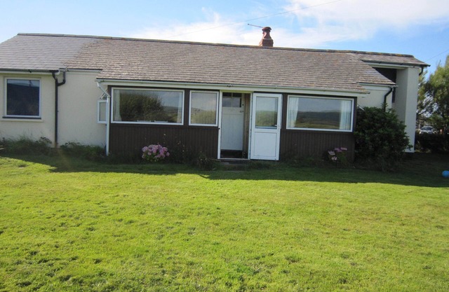 Spacious family bungalow only a stones throw from fabulous beach