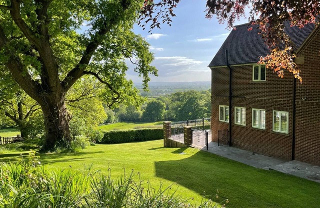 Spacious Family Home with stunning, expansive view