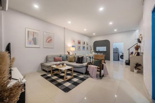 Spacious Family Haven Chatuchak Market - 5BR House