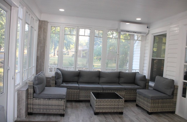 Spacious, Fully Remodel 4-bedroom house 2.5 bathroom in charming Carthage