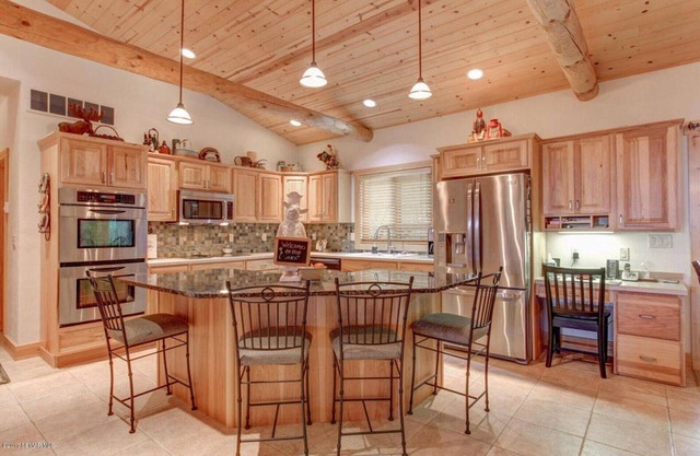 Spacious home close to Lanesboro, MN and the Root River State trail system.