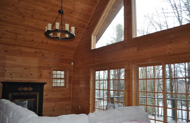 Spacious Lakeside Berkshire Home Close to Tanglewood and Jacob's Pillow