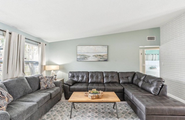 Spacious Largo Home with Private Pool, Perfect FL Getaway!