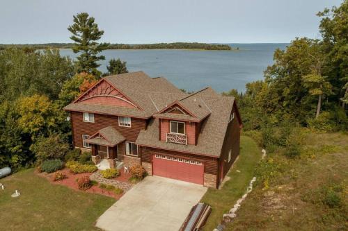 Spacious Leech Lake Home on 2 Private Acres, 200' of lake shore 15 Minutes to Walker with boat lift, dock, swimming, fire pit