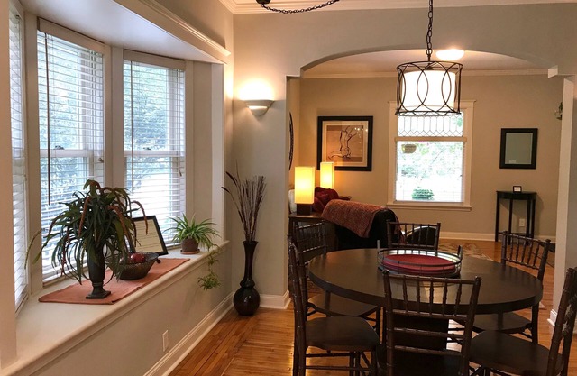 Spacious Lk Harriet 2BR, great walking neighborhood yet min to downtown and MOA