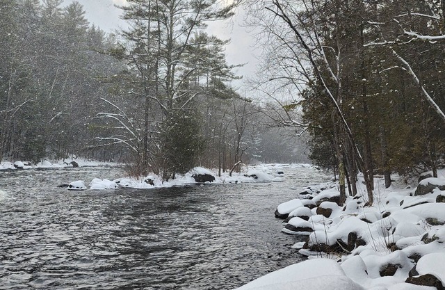 Spacious Log Cabin on the Schroon River in the beautiful Adirondacks