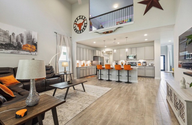 Spacious New Home, 24min from IAH airport & downtown, Game-room, North Houston