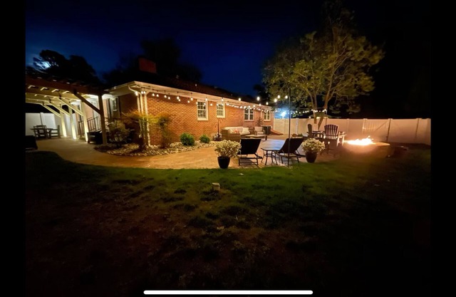 Spacious newly renovated home on Riverside Drive with Gameroom & Fire Pit