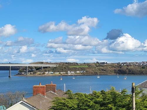 Spacious Pembrokeshire Apartment