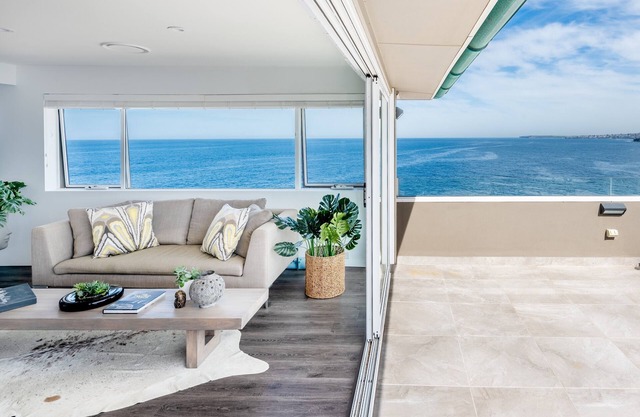 Spacious penthouse at Sydney’s famous Bondi Beach with spectacular views