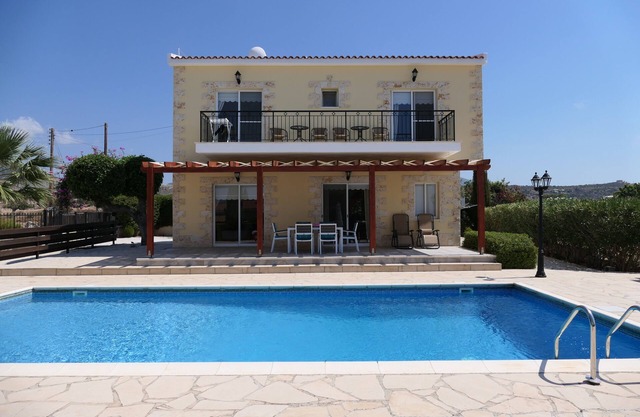 Spacious,quiet villa in a secluded tranquil location with all amenities nearby