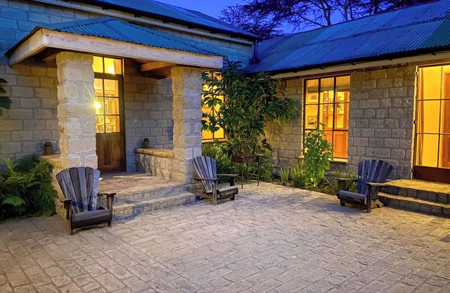 Spacious safari villa with 3 suites, gardens, and wildlife views on Lake Naivasha.