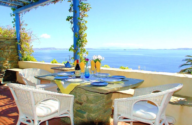 Spacious Seaside House with Superb Aegean View near the Beach