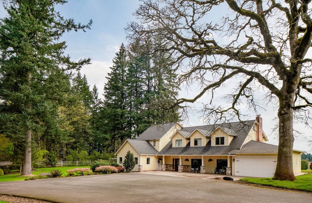 Spacious Suite on Oregon Equestrian Estate