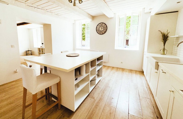 Spacious T3 - Swimming pool 2 min away - Heart of the village