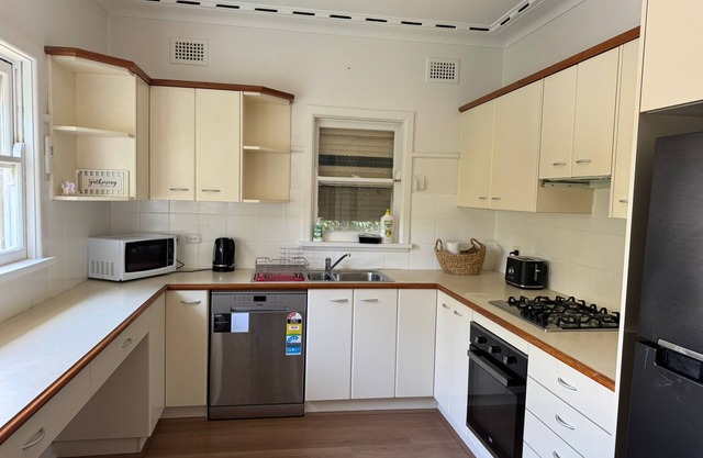 Spacious two-bedroom family house in Seven Hills