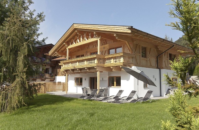 Spacious vacation home with large garden