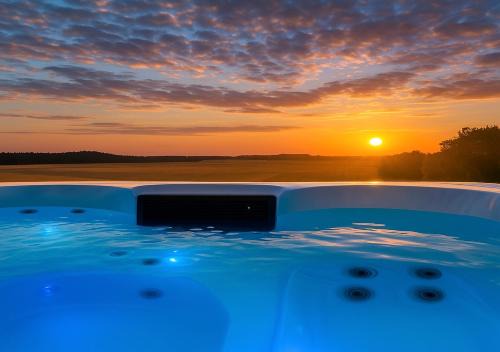 Spacious Villa Hot Tub Near Lund Sleeps 6 Golf and Beach