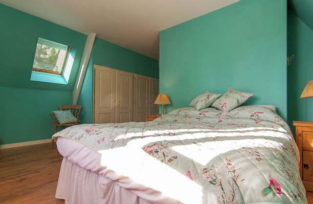 Spacious villa with heated pool, several terraces and a lot of privacy.