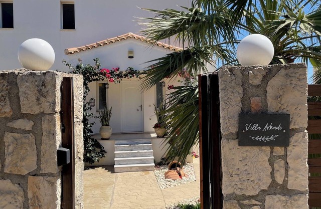 Spacious villa with panoramic sea views and private pool