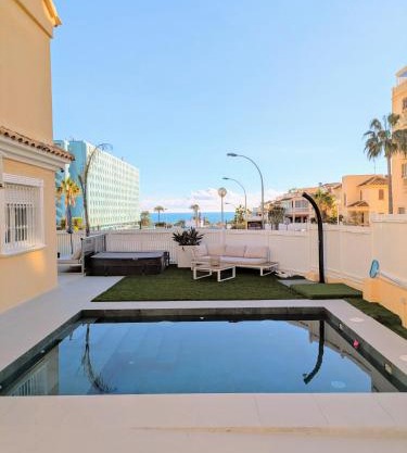 Spacious villa with private pool and beach views