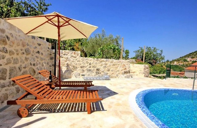Spectacular designer modern villa with pool, Oslje