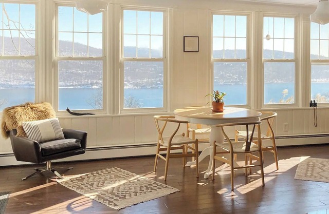 Spectacular Lakeviews From Every Room and Garden
