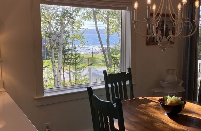 Spectacular ocean-view cottage