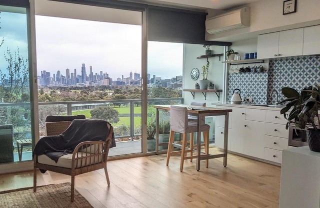 Spectacular Sunset Hideaway BestView St Kilda boutique self-contained luxury apartment