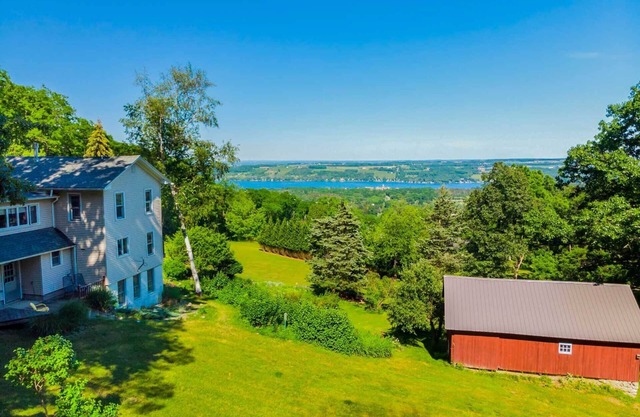 Spectacular Views w/Deck, Fire Pit, & Game Room!